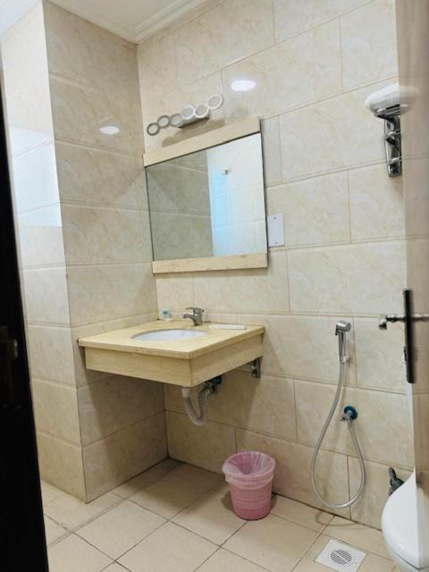 Al Hayat Suites Apartment マナーマ エクステリア 写真